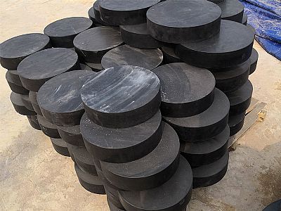 喀什市板式橡胶支座由若干层橡胶片与薄钢板经加压硫化
